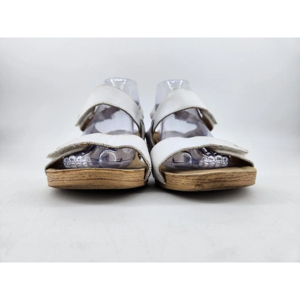 Clarks Strappy Wedge Sandals Womens 9W White Leather Adjustable Straps Slingback